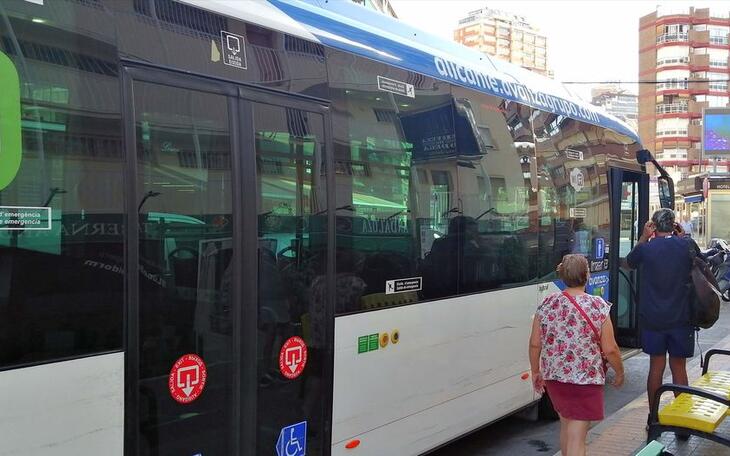 Imágen de  autobús urbano de Benidorm.